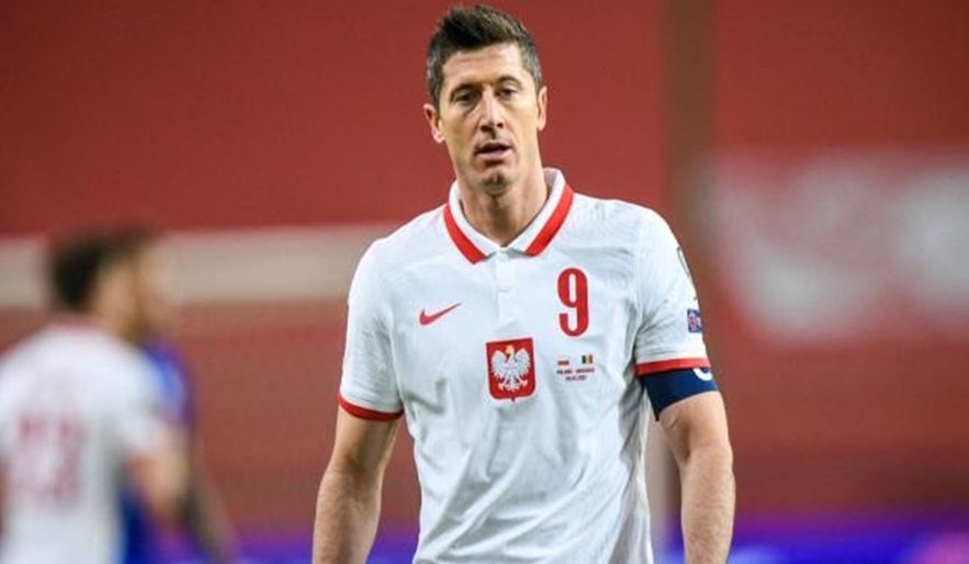 Robert Lewandowski là đội trưởng